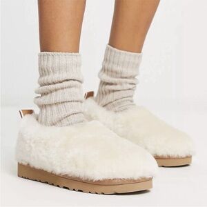 UGG Classic Cozy Bootie
